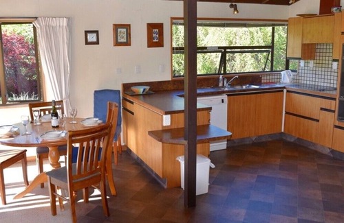 Akaroa Cottage | Port Watch - Akaroa Holiday Home
