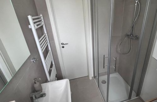 Geestemunde Apartment | Port18 - Exklusives Zwei-Zimmer-Apartment am Park