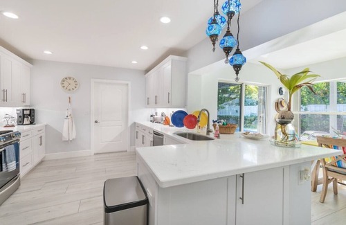 Pompano Beach House | Portal2TheSea Only STEPS to the BEACH