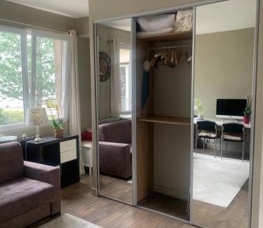 Neuilly-sur-Seine Apartment | Porte Maillot-Charming and calm studio at Neuilly