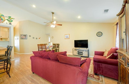 Porterville House | Porterville Getaway with Patio and Valley Views!
