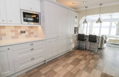 Pentraeth Cottage | PORTH LLONGDY UCHAF, family friendly, with open fire in Red Wharf Bay