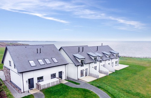 Pistyll Apartment | Porth Oer, luxury accommodation