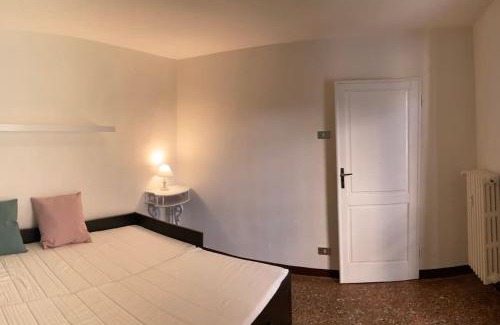 Historic Center Apartment | Portico dei Servi Central Historical Apartment