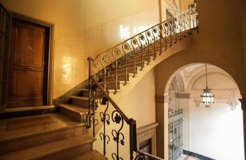 Historic Center Apartment | Portico dei Servi Central Historical Apartment