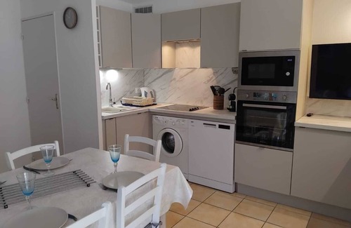 Portiragnes-Plage House | PORTIRAGNES BEACH. HOUSE T3 IN RESIDENCE WITH POOL 700m FROM THE BEACH.