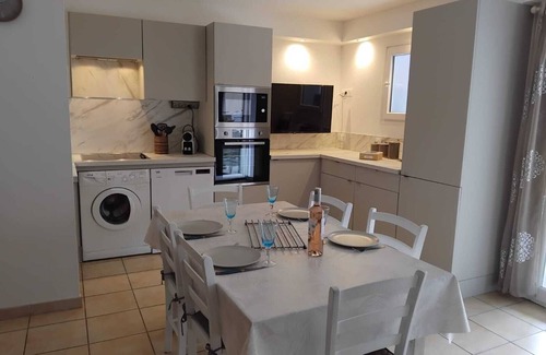 Portiragnes-Plage House | PORTIRAGNES BEACH. HOUSE T3 IN RESIDENCE WITH POOL 700m FROM THE BEACH.