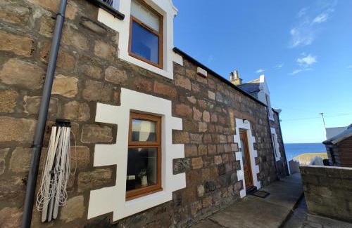 Buckie House | Portknockie 17 Harbour Place Refurbished for 2025 Season