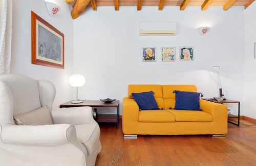 Porto San Paolo Apartment | [Porto San Paolo] Casa in centro vista Tavolara