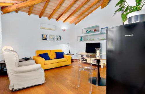 Porto San Paolo Apartment | [Porto San Paolo] Casa in centro vista Tavolara