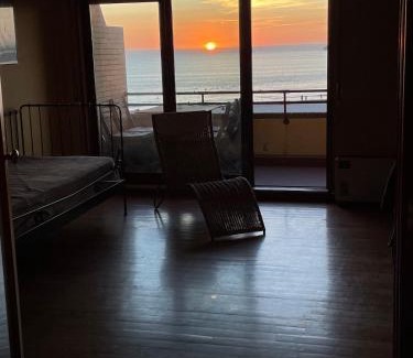 Leixões Apartment | Porto - Sunset flat at the beach - Free parking