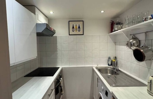 Golborne Apartment | Portobello locals apartment