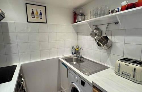 Golborne Apartment | Portobello locals apartment