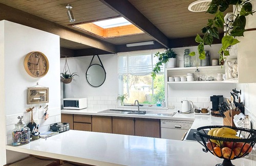 Portsea House | Portsea - Bay views secluded homely property:2 minutes walk Portsea Hotel Beach