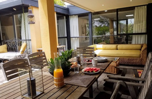 Portsea House | Portsea - Bay views secluded homely property:2 minutes walk Portsea Hotel Beach