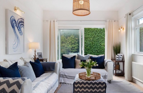 Saundersfoot House | Portsea - Sea Views, Close to Beach