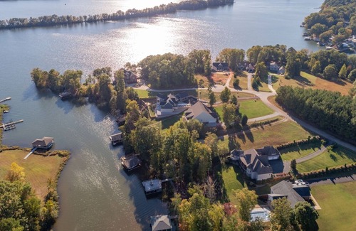 Bracey House | Portside on Lake Gaston