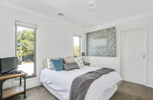 Safety Beach House | Portside Summer House