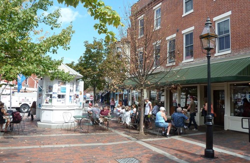 Portsmouth Condo | Portsmouth. Beautiful 2 BR Condo. Great Location. Short Walk To Market Square.