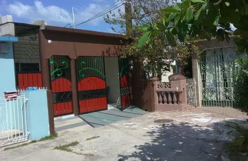 Portmore Apartment | Portsmouth Palace A Cozy Home away from Home