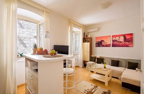 Old Town Apartment | Portun Apartment