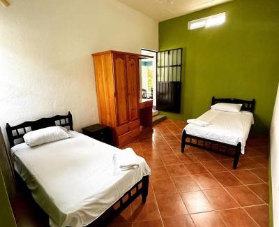 Lazaro Cardenas Bed & Breakfast | Posada Carambola