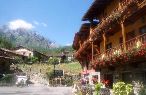 Lon House | Posada Peñas Arriba
