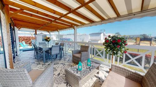 Brem Sur Mer House | Posadom, Mobil Home 82 avec piscine
