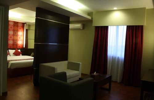 Solo City Centre Hotel | Pose in Solo by Wstay