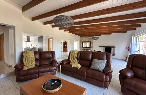 Vineta House | Poseidon Beachfront Holiday Home