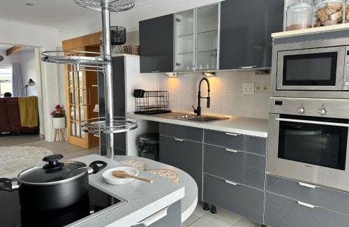 Vineta House | Poseidon Beachfront Holiday Home