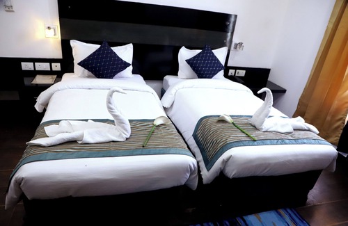 DLF Phase 3 Hotel | Posh Classic