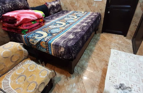 New Delhi House | Posh Foreigners Place,couples Allowed Lajpat Nagar