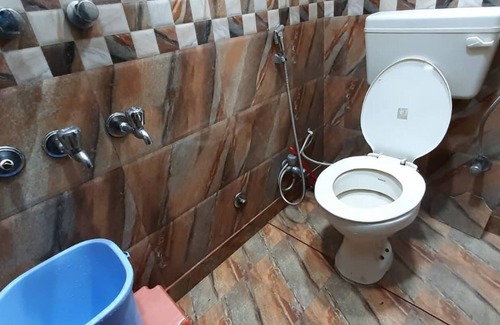 New Delhi House | Posh Foreigners Place,couples Allowed Lajpat Nagar