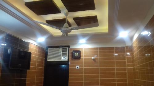 Lajpat Nagar Apartment | Posh Sdelhi Foreigners Area, Vsafe, Lajpat Ngr-2
