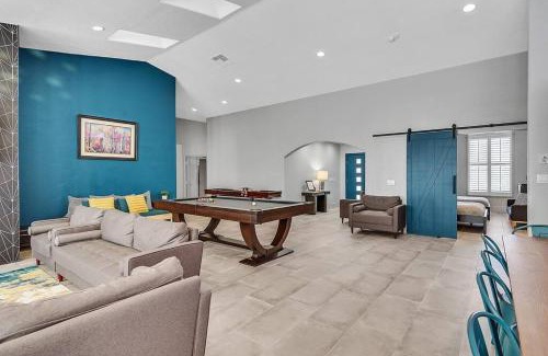 Spring Valley Villa | Posh Villa 8 Bdr X Bath 15 Bds Free Spa Heat