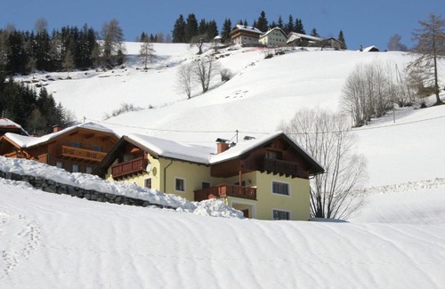 Rennweg am Katschberg Ski Chalet | Posh Villa in Rennweg am Katschberg with Wellness and Bar