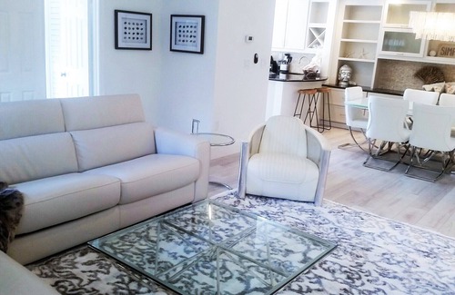 Bella Vista Condo | POSHPADZ Presents Sandpiper Villa - Walk to Jupiter Beach