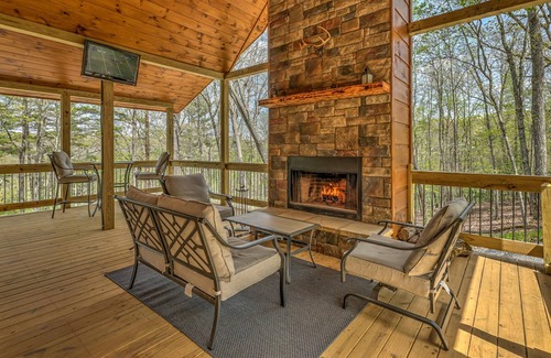 Morganton Cabin | Possum Holler by Escape to Blue Ridge
