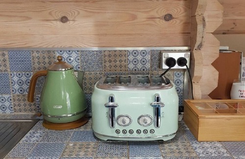 Leura Apartment | Possumwood Cottage is a studio accommodation ideal for singles or couples.