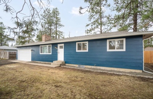 Post Falls House | Post Falls Retreat I Beautiful Family Home