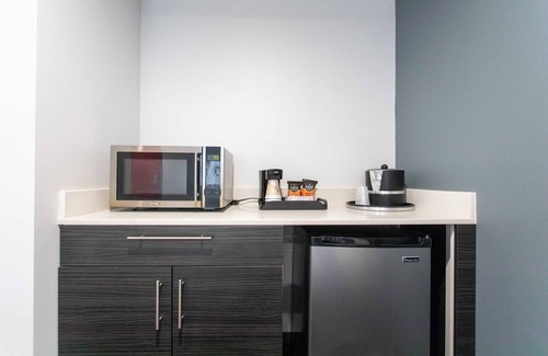 Carlsbad Hotel | Post Time Inn