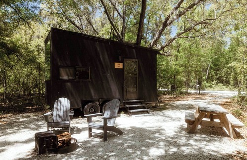 Pine River Cabin | Postcard Cabins Wild Rose