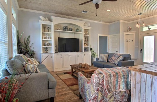 Port Aransas House | Postcard from Paradise IPE126 Home