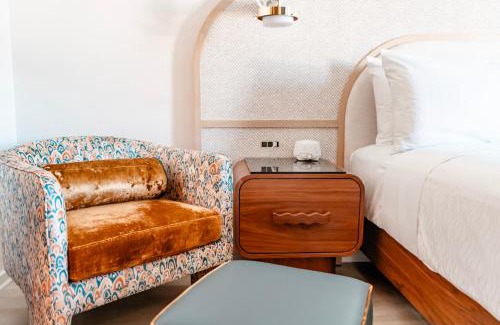 St. Pete Beach Hotel | Postcard Inn On The Beach