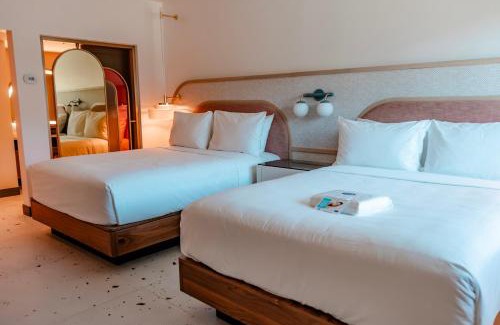 St. Pete Beach Hotel | Postcard Inn On The Beach