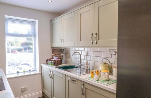 Great Ayton Cottage | POSTMAN’S LODGE, family friendly, with a garden in Great Ayton