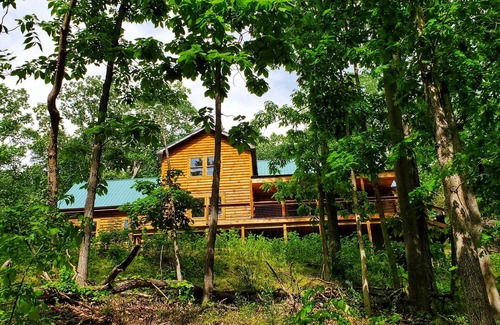Green Spring Cabin | Potomac Cabin: Riverfront, 7 acres, sleeps 14, hot tub, Starlink