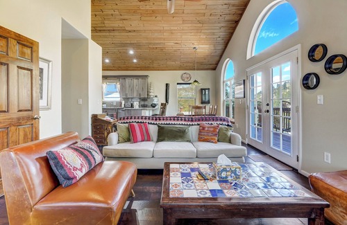 Cascade-Chipita Park House | Potter's Peak