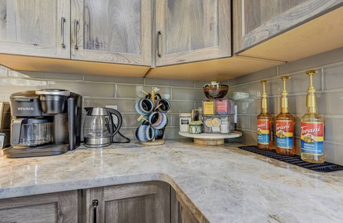 Cascade-Chipita Park House | Potter's Peak
